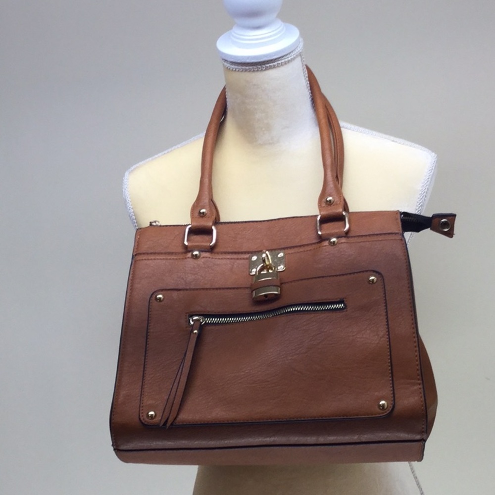 Stylish purse!